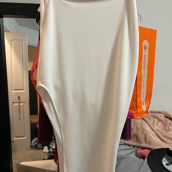 LuLu’s 2 Piece BodyCon Dress - Picture 3 of 3